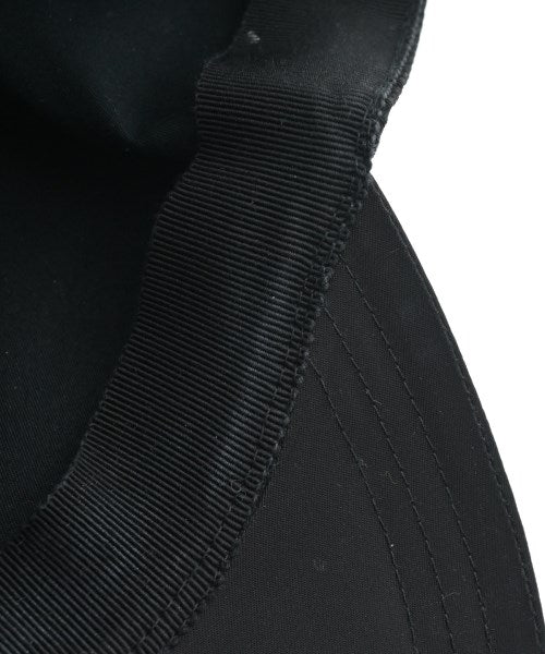 PRADA หมวกแก๊ป