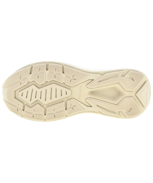 PRADA รองเท้าผ้าใบ