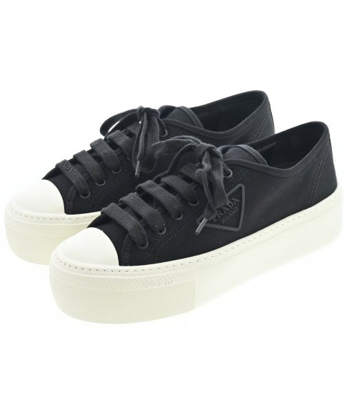 PRADA รองเท้าผ้าใบ