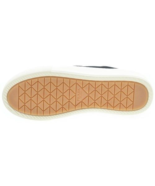 PRADA รองเท้าผ้าใบ