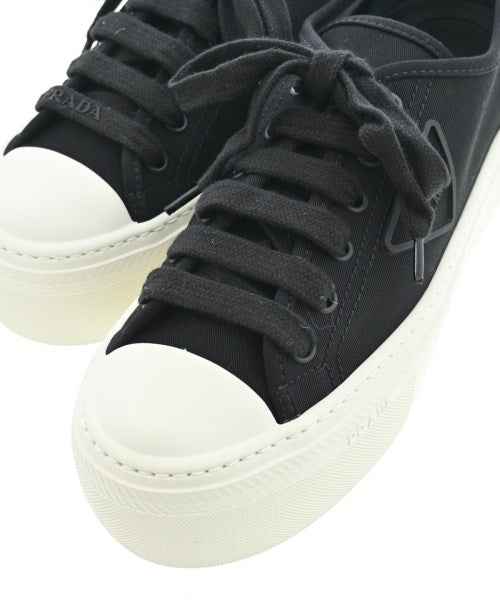 PRADA รองเท้าผ้าใบ
