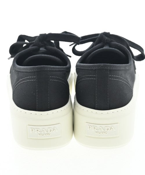 PRADA รองเท้าผ้าใบ