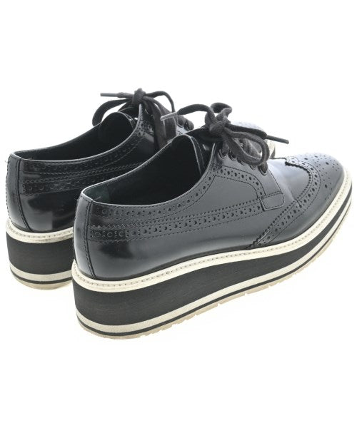 PRADA รองเท้าผ้าใบ