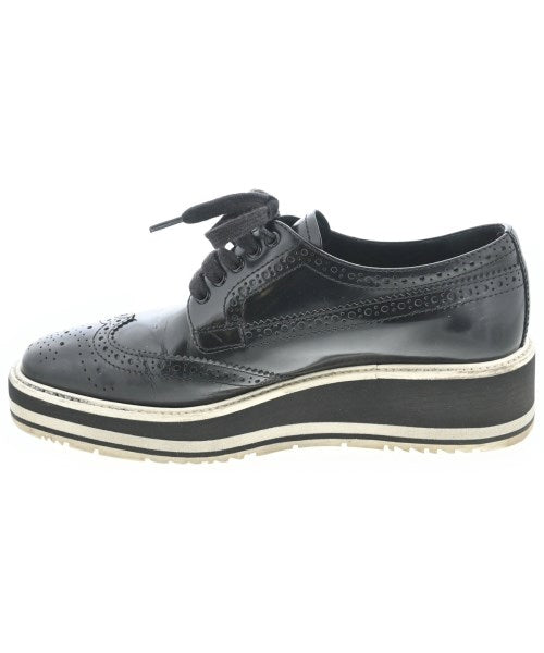 PRADA รองเท้าผ้าใบ