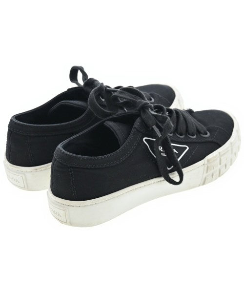 PRADA รองเท้าผ้าใบ