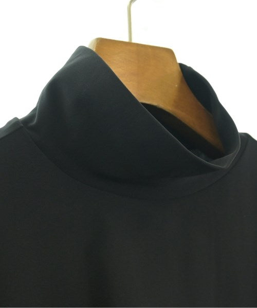 PRADA เสื้อยืด/เสื้อท็อปส์