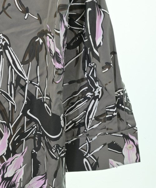 PRADA เสื้อลำลอง