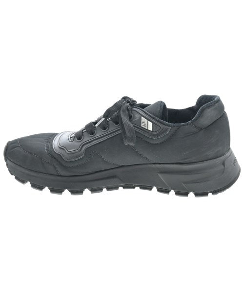 PRADA รองเท้าผ้าใบ