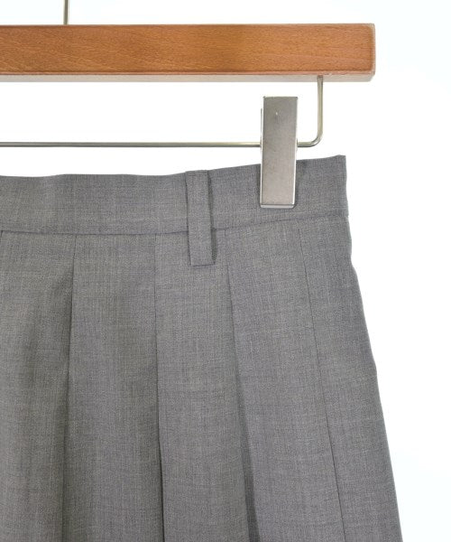 PRADA กระโปรงยาวถึงเข่า