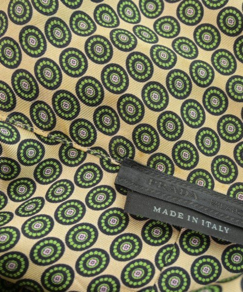 PRADA เสื้อลำลอง