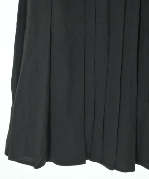 PRADA กระโปรงยาวถึงเข่า