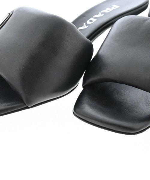 PRADA รองเท้าแตะ