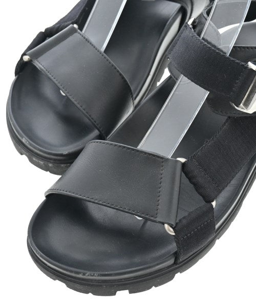 PRADA รองเท้าแตะ