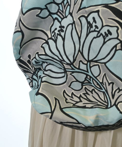 PRADA เสื้อสตรี