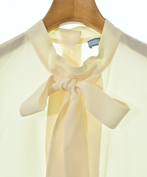 PRADA เสื้อสตรี