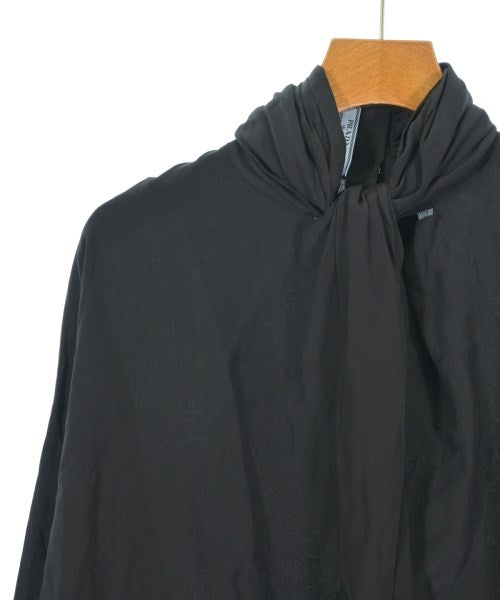 PRADA เสื้อสตรี