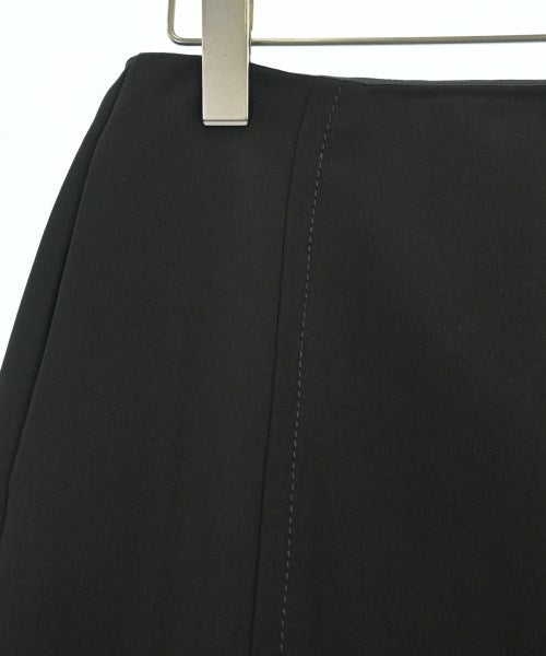 PRADA กระโปรงยาวถึงเข่า