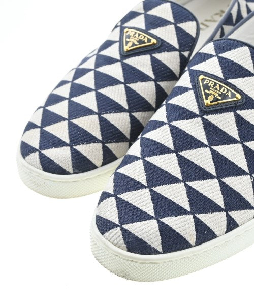 PRADA รองเท้าผ้าใบ
