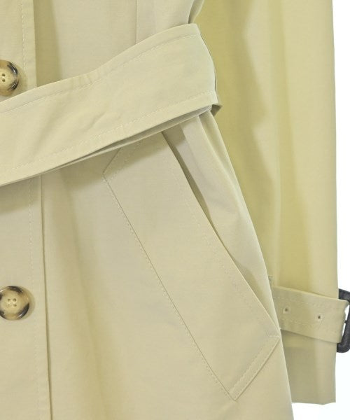 PRADA เสื้อกันฝน