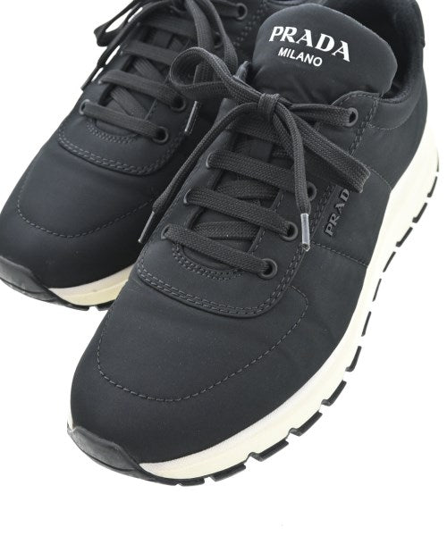 PRADA รองเท้าผ้าใบ