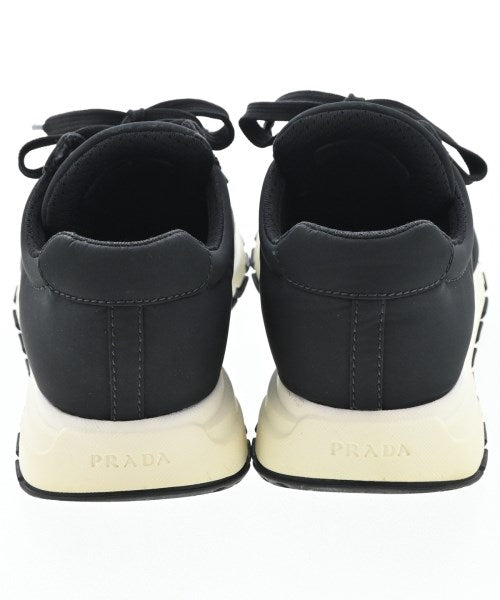 PRADA รองเท้าผ้าใบ