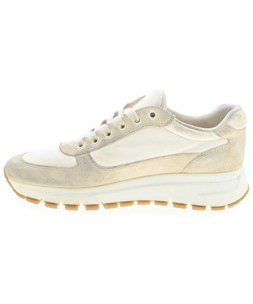 PRADA รองเท้าผ้าใบ