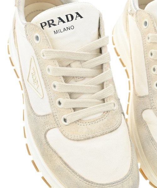 PRADA รองเท้าผ้าใบ