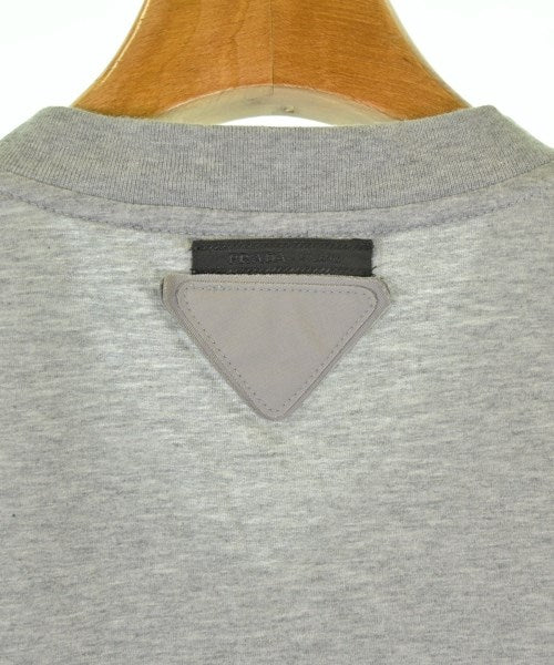 PRADA เสื้อยืด/เสื้อท็อปส์