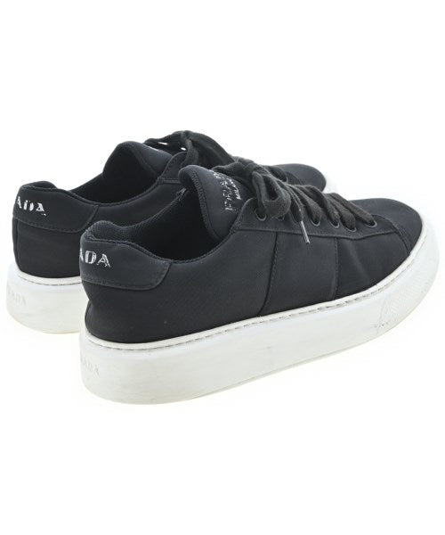 PRADA รองเท้าผ้าใบ