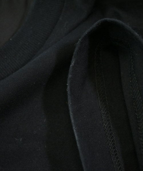 PRADA เสื้อยืด/เสื้อท็อปส์