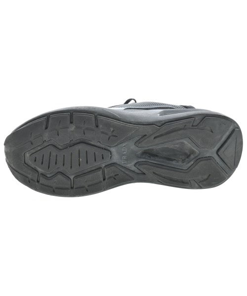 PRADA รองเท้าผ้าใบ