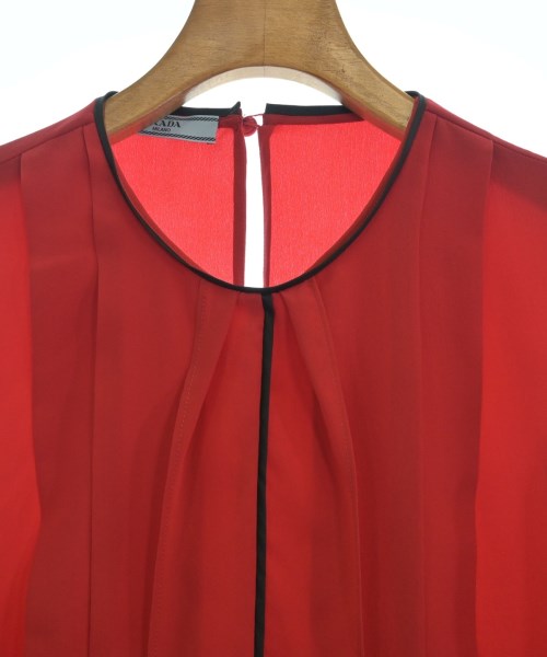 PRADA เสื้อลำลอง