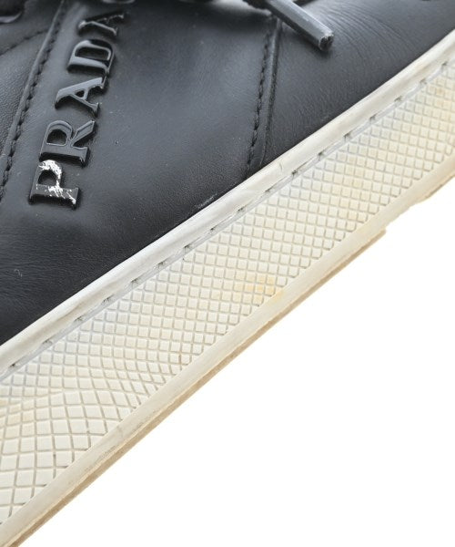 PRADA รองเท้าผ้าใบ