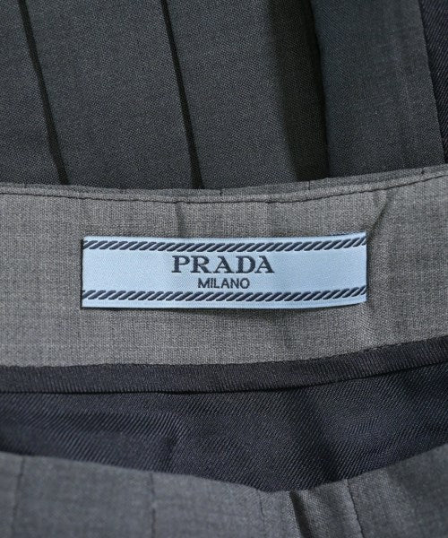 PRADA กระโปรงสั้น