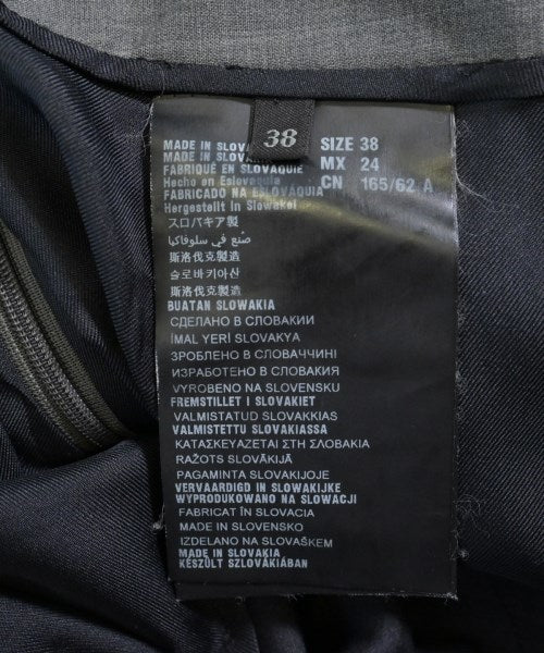 PRADA กระโปรงสั้น