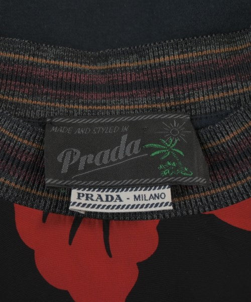 PRADA เสื้อยืด/เสื้อท็อปส์