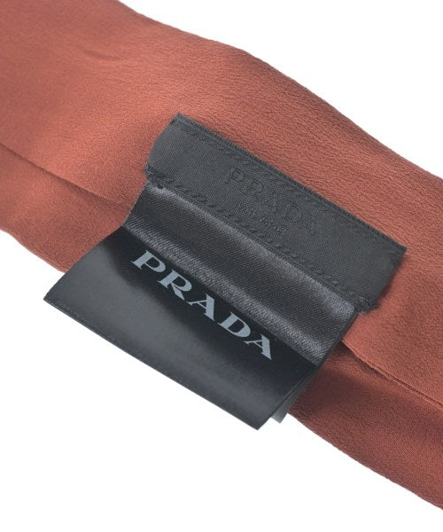 PRADA ผ้าคลุมไหล่