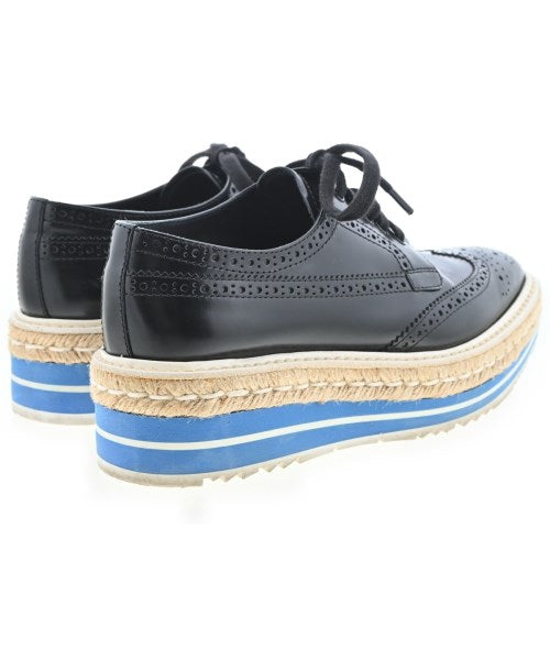 PRADA รองเท้าผ้าใบ