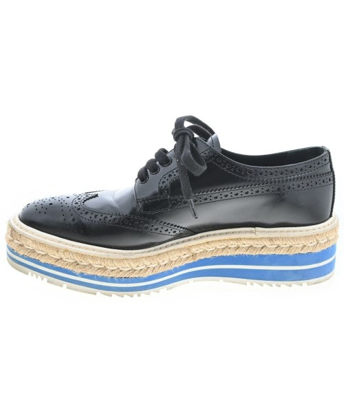PRADA รองเท้าผ้าใบ