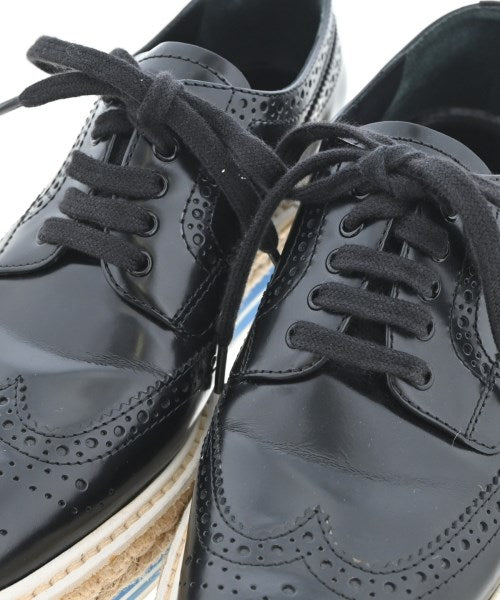 PRADA รองเท้าผ้าใบ