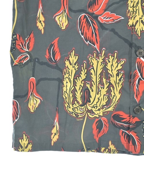 PRADA เสื้อลำลอง