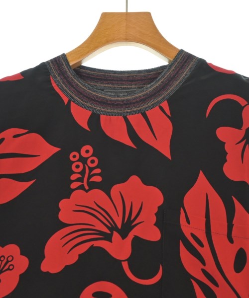 PRADA เสื้อยืด/เสื้อท็อปส์