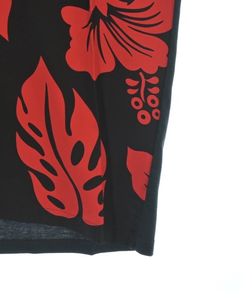 PRADA เสื้อยืด/เสื้อท็อปส์
