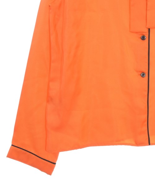 PRADA เสื้อสตรี