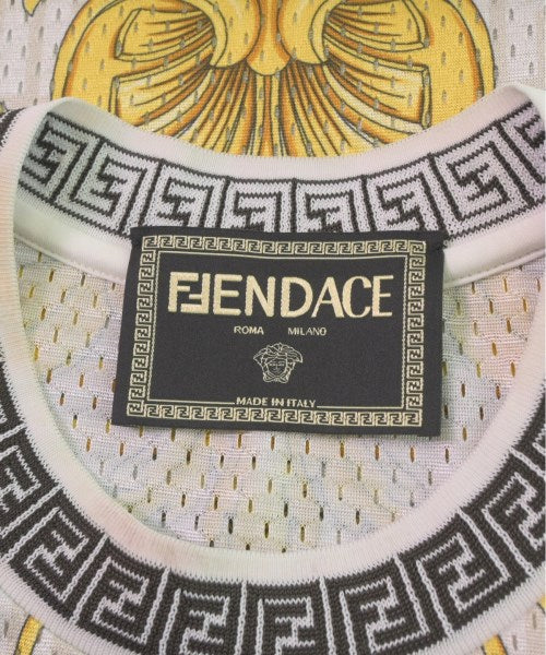 FENDI เสื้อยืด/เสื้อท็อปส์