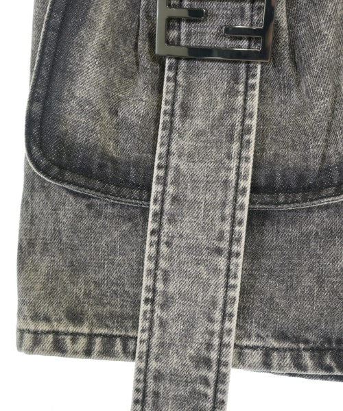 FENDI กระโปรงยาวถึงเข่า