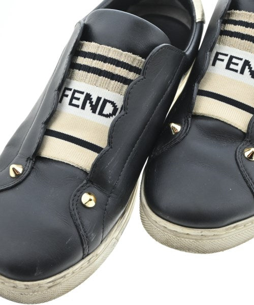 FENDI รองเท้าผ้าใบ