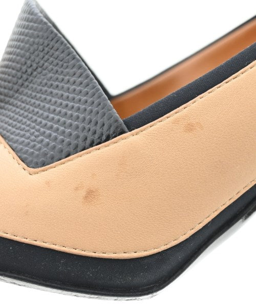 FENDI รองเท้าส้นสูง