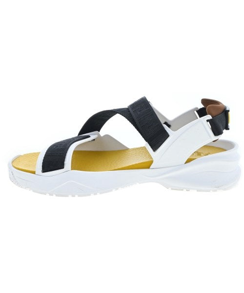 FENDI รองเท้าแตะ