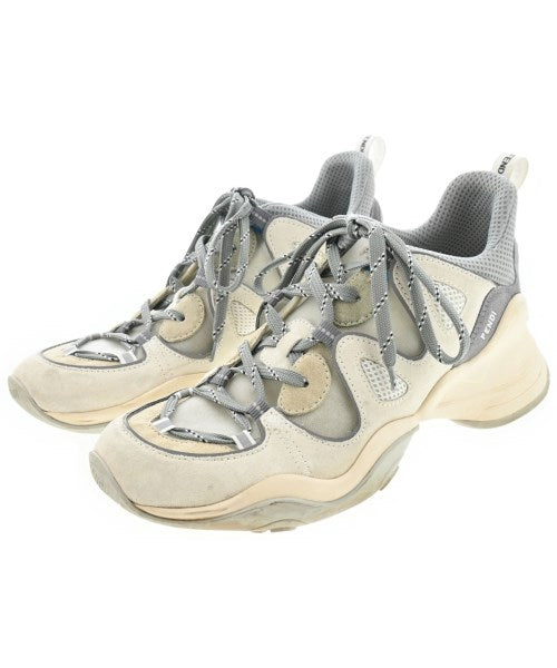 FENDI รองเท้าผ้าใบ